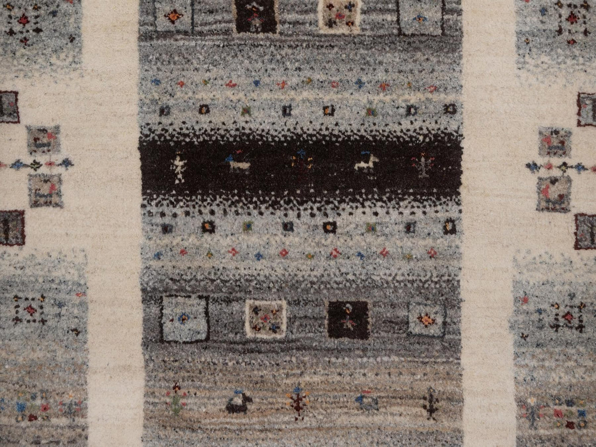 Gabbeh Modern / Contemporary hand-knotted wool rug in Ivory, 2'6" x 4'7", SKU O092625 (view 5)