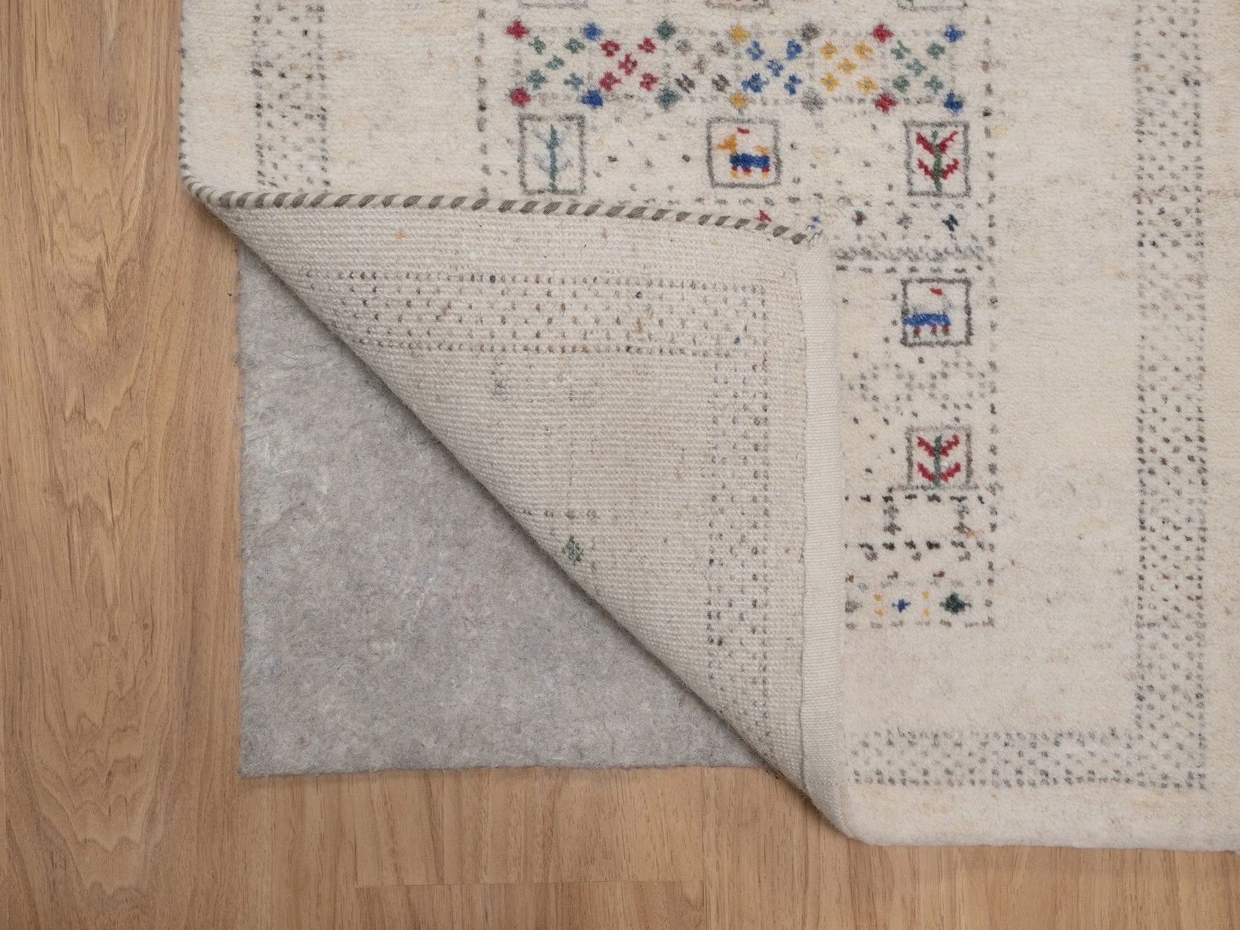 Gabbeh Modern / Contemporary hand-knotted wool rug in Ivory, 2' x 3', SKU O092634 (view 3)