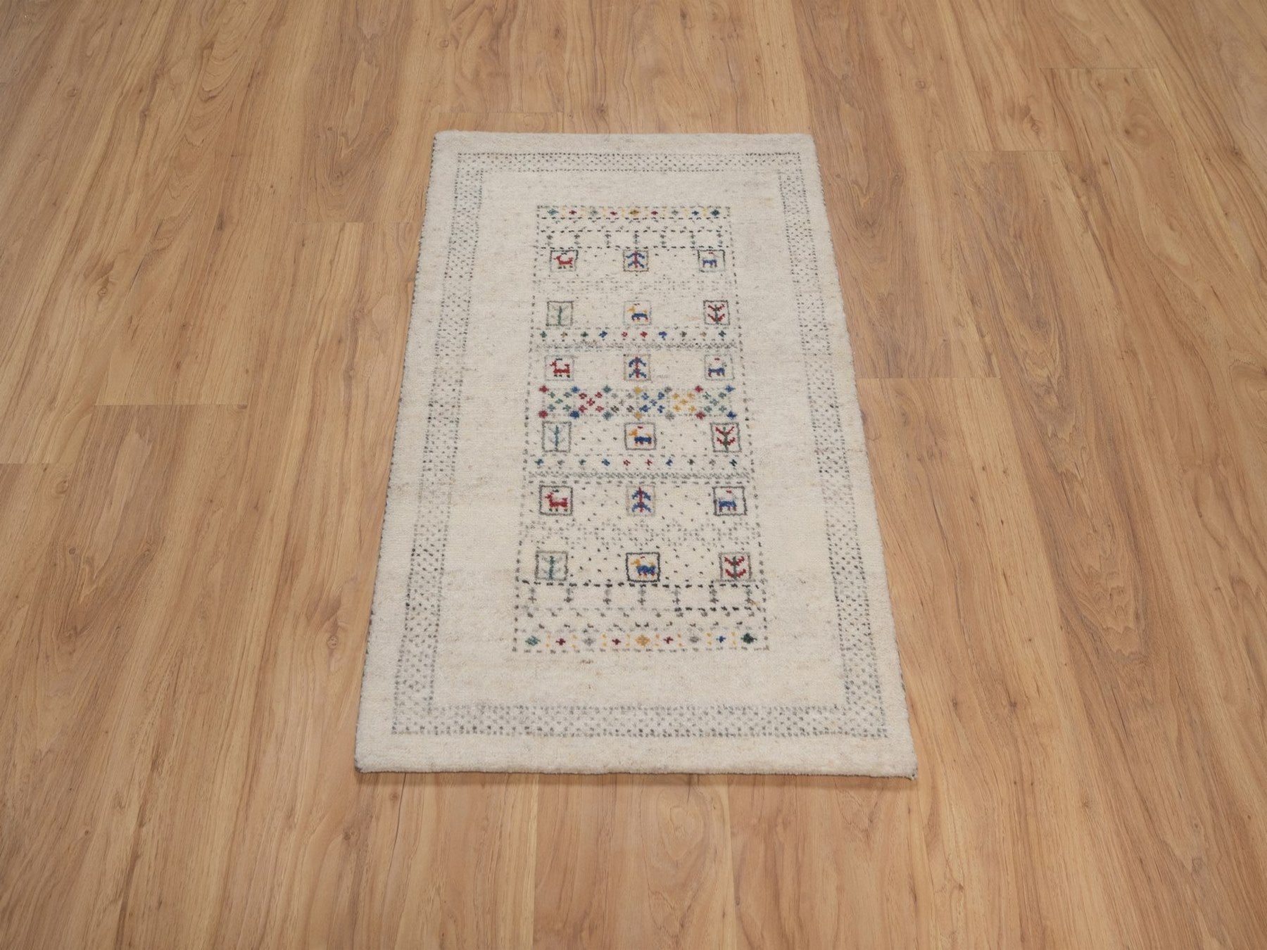 Gabbeh Modern / Contemporary hand-knotted wool rug in Ivory, 2' x 3', SKU O092635 (view 2)