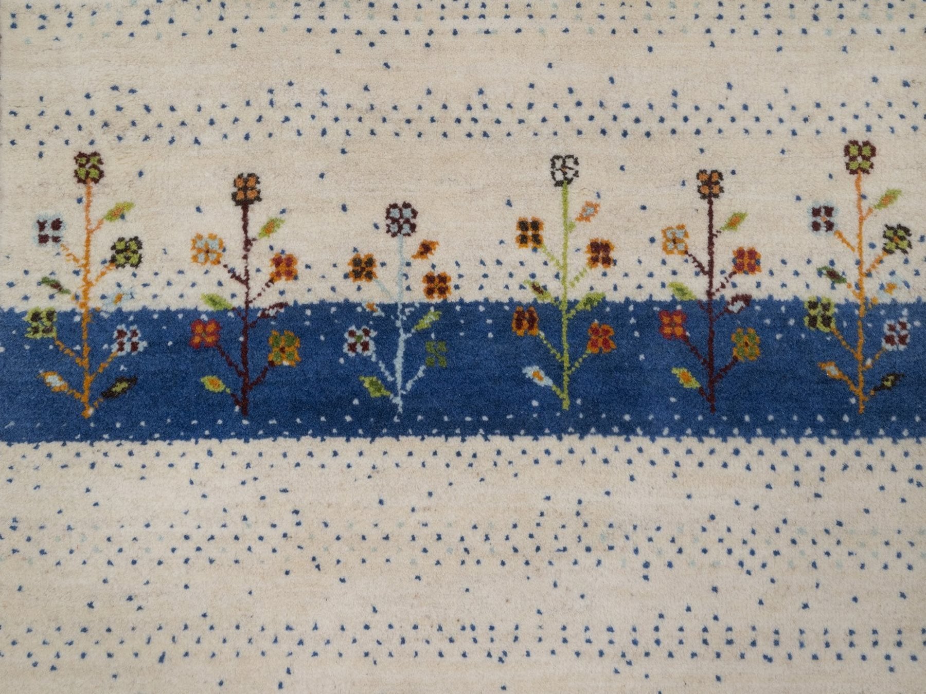 Gabbeh Modern / Contemporary hand-knotted wool runner in Ivory, 2'6" x 8'6", SKU O092639 (view 5)