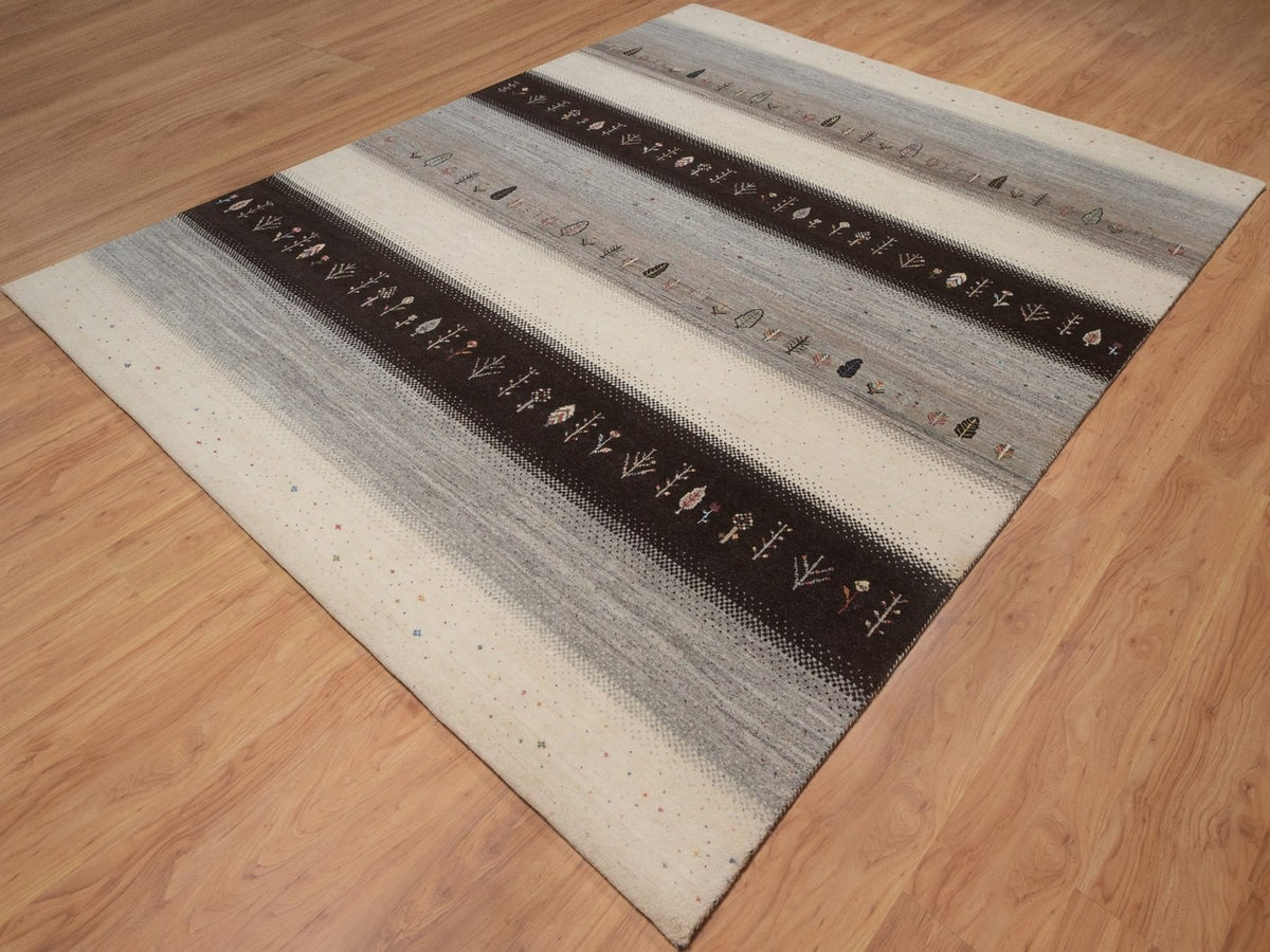 Gabbeh Modern / Contemporary hand-knotted wool rug in Ivory, 8'2" x 10'3", SKU O092647 (view 3)