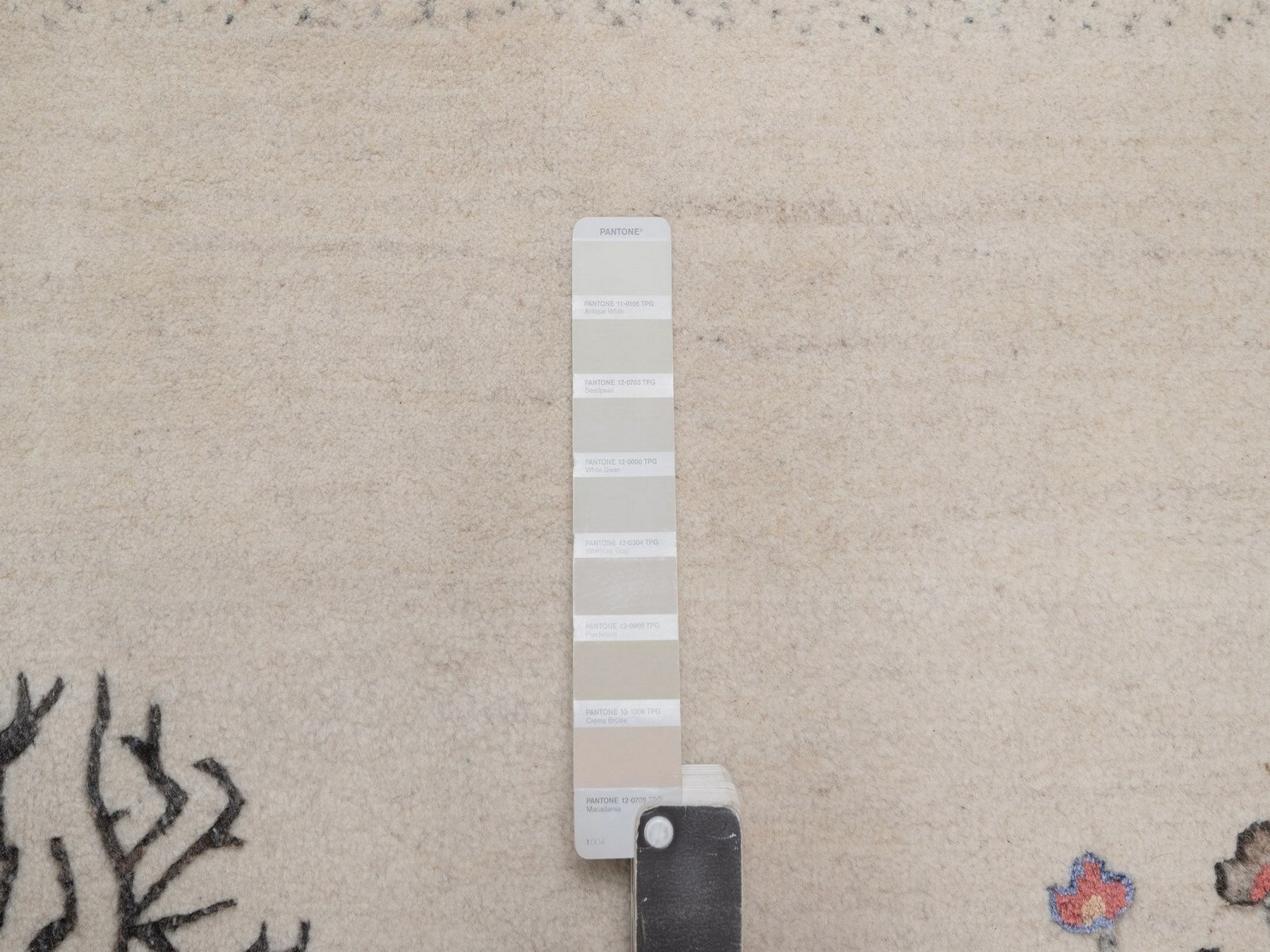 Gabbeh Modern / Contemporary hand-knotted wool rug in Gray, 8'2" x 10', SKU O092652 (view 7)