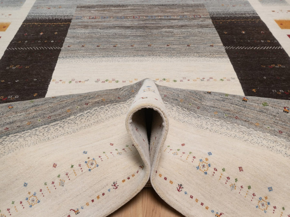 Gabbeh Modern / Contemporary hand-knotted wool rug in Ivory, 8'8" x 11'9", SKU O092653 (view 5)