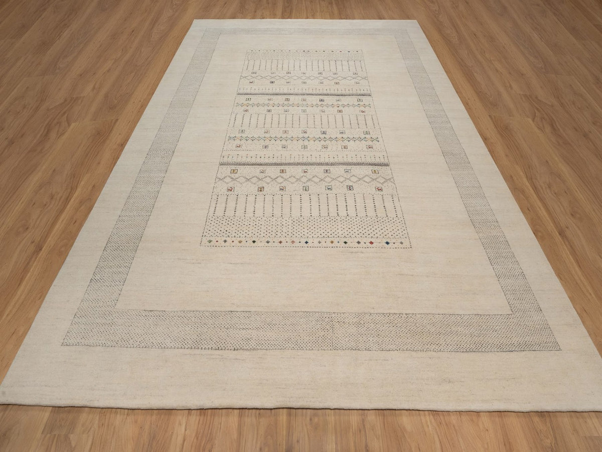 Gabbeh Modern / Contemporary hand-knotted wool rug in Ivory, 8'9" x 11'11", SKU O092654 (view 2)