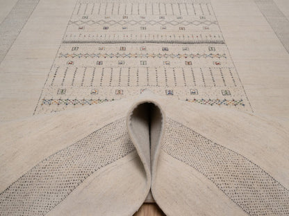 Gabbeh Modern / Contemporary hand-knotted wool rug in Ivory, 8'9" x 11'11", SKU O092654 (view 5)