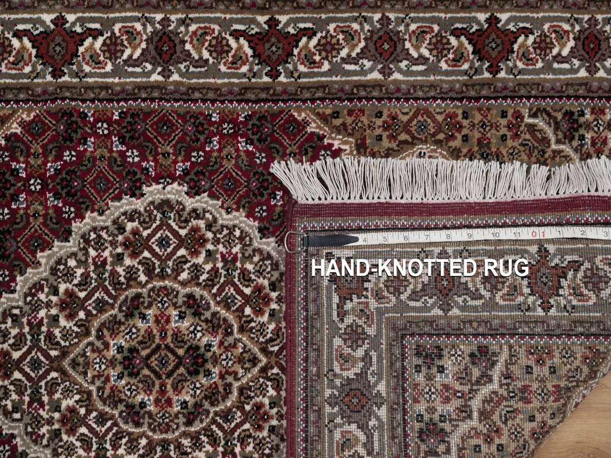 Tabriz hand-knotted wool rug in Red, 2'9" x 4'11", SKU O092662 (view 8)