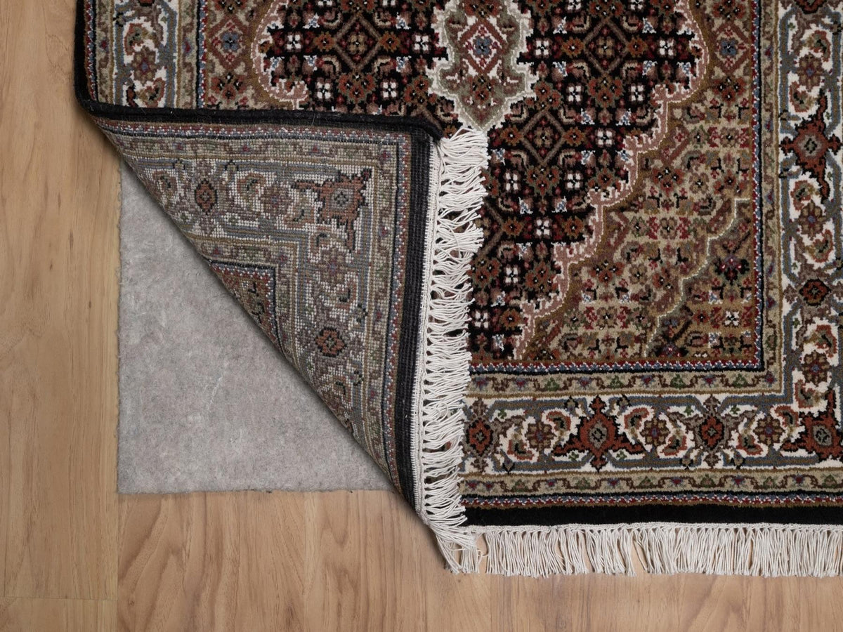 Tabriz hand-knotted wool rug in Black, 2'9" x 5'3", SKU O092672 (view 3)