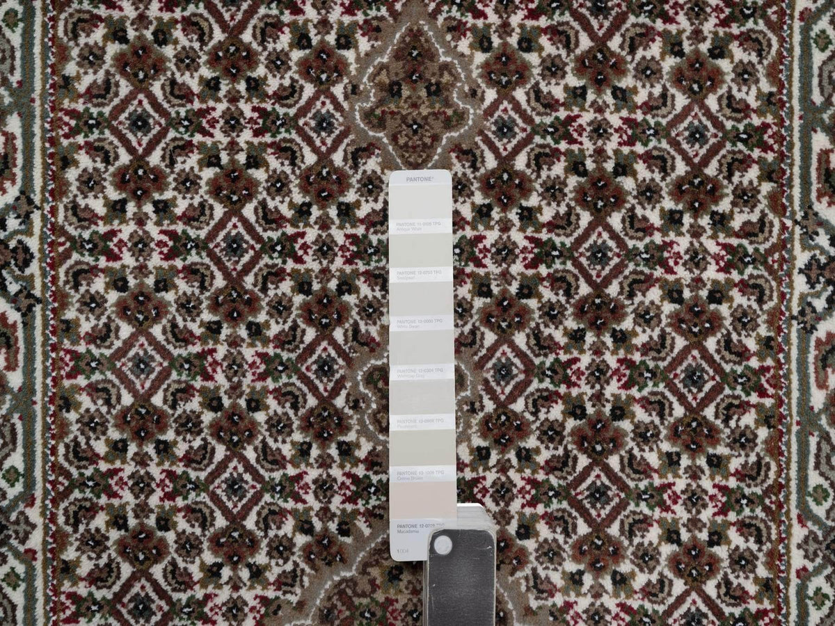 Tabriz hand-knotted wool runner in Ivory, 2'9" x 20'6", SKU O092676 (view 4)