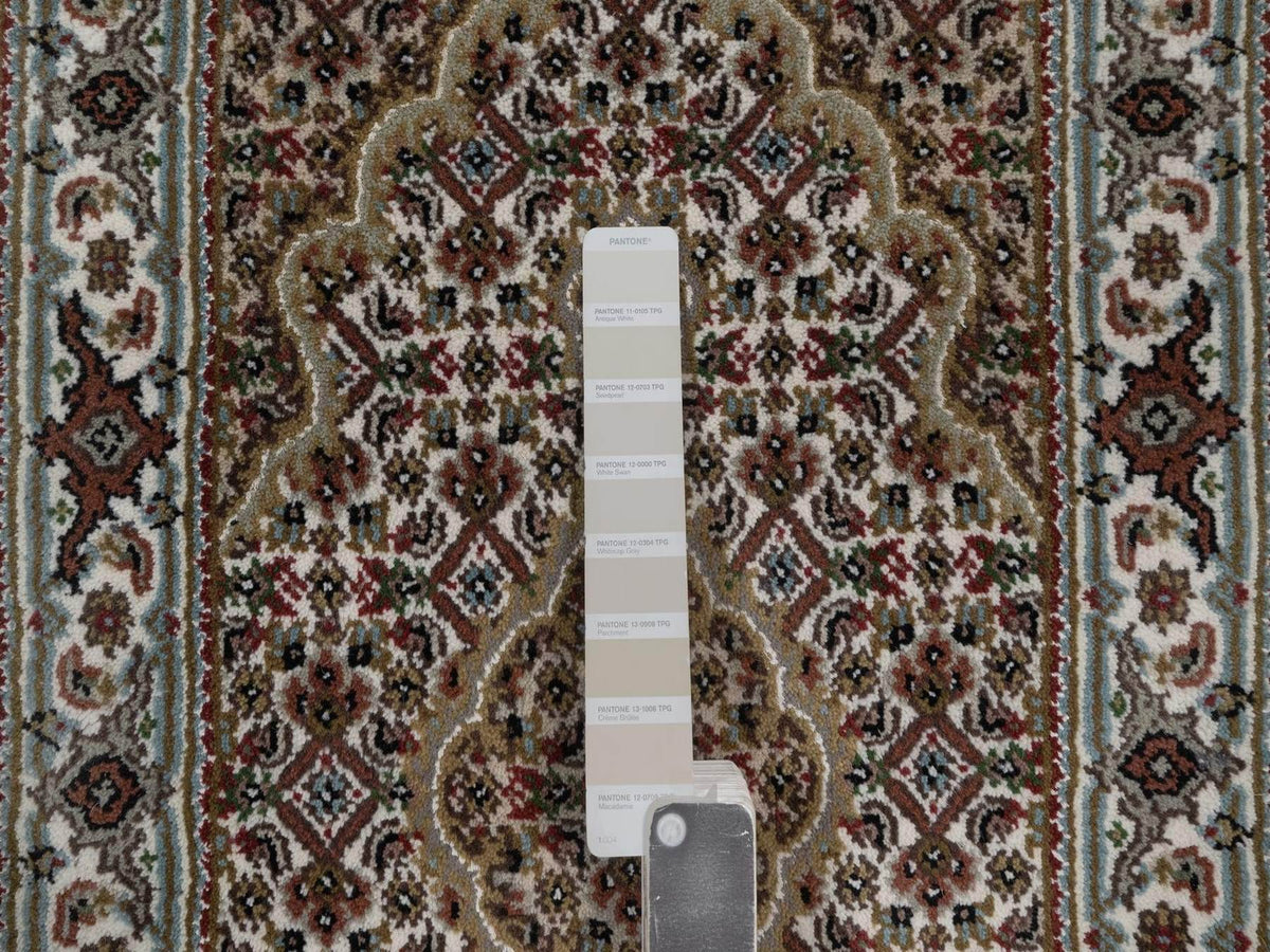 Tabriz hand-knotted wool rug in Ivory, 1'11" x 3', SKU O092679 (view 4)