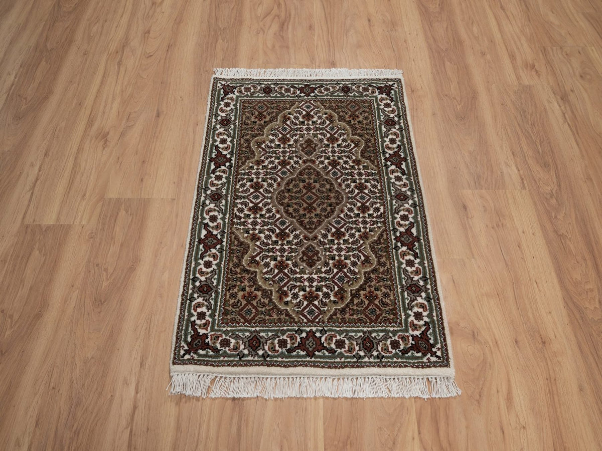 Tabriz hand-knotted wool rug in Ivory, 2'1" x 3'1", SKU O092682 (view 2)