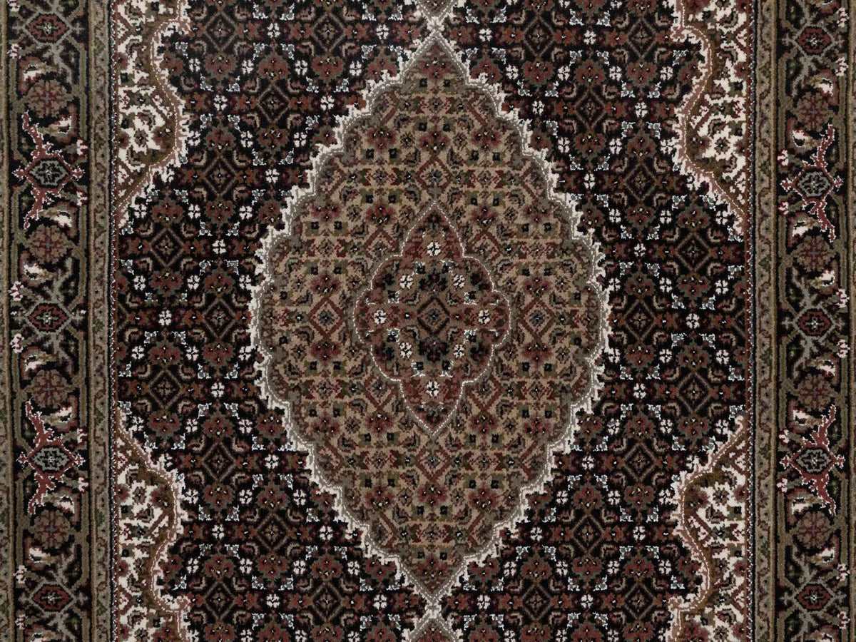 Tabriz hand-knotted wool rug in Black, 4' x 6', SKU O092688 (view 5)