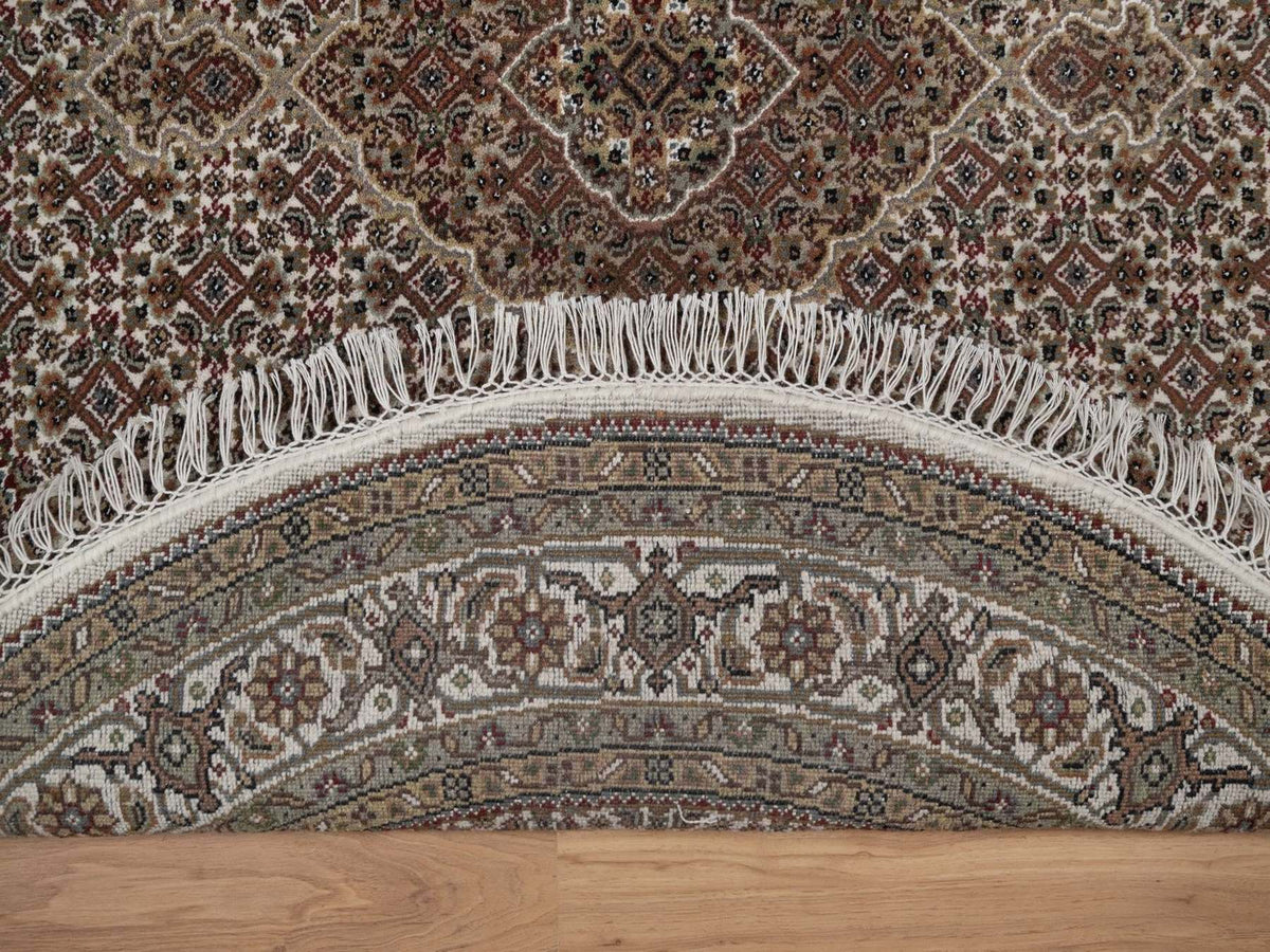 Tabriz hand-knotted wool rug in Ivory, 5' x 5', SKU O092693 (view 3)