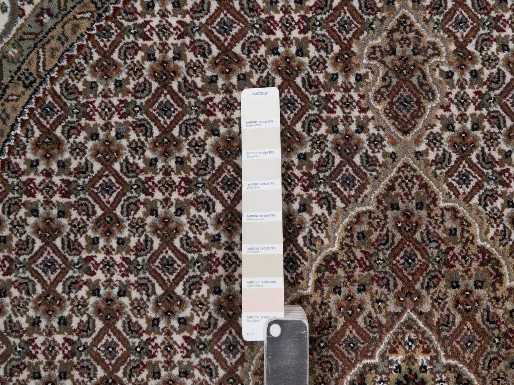 Tabriz hand-knotted wool rug in Ivory, 5' x 5', SKU O092693 (view 4)