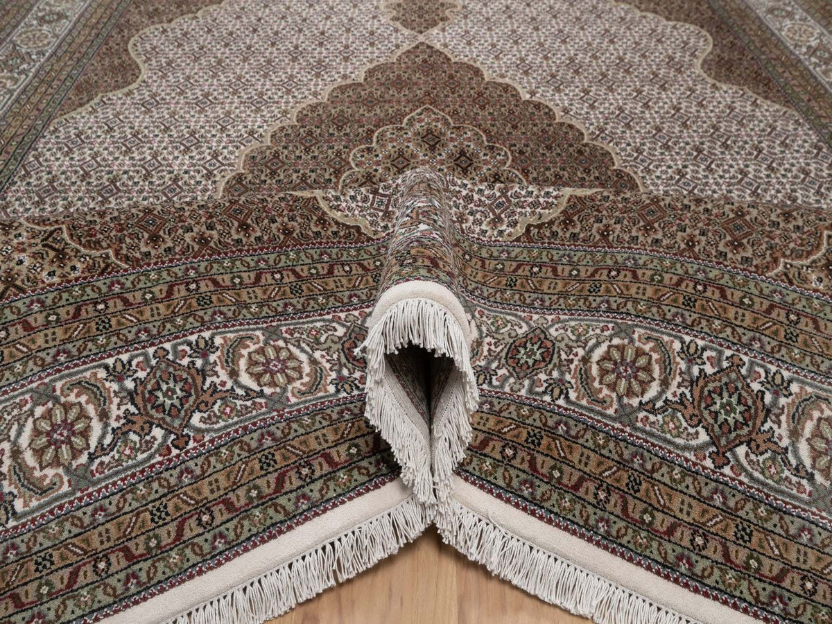 Tabriz hand-knotted wool rug in Ivory, 8'9" x 12'4", SKU O092695 (view 5)