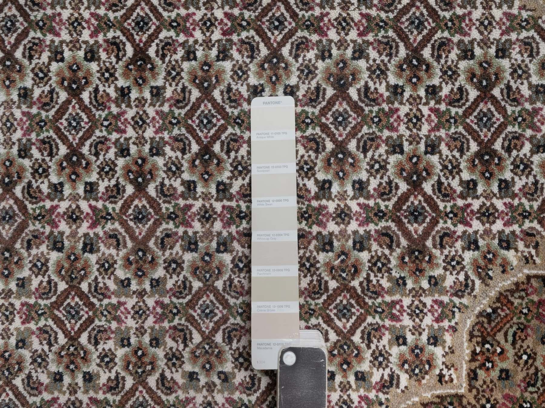Tabriz hand-knotted wool rug in Ivory, 8'9" x 12'4", SKU O092695 (view 7)