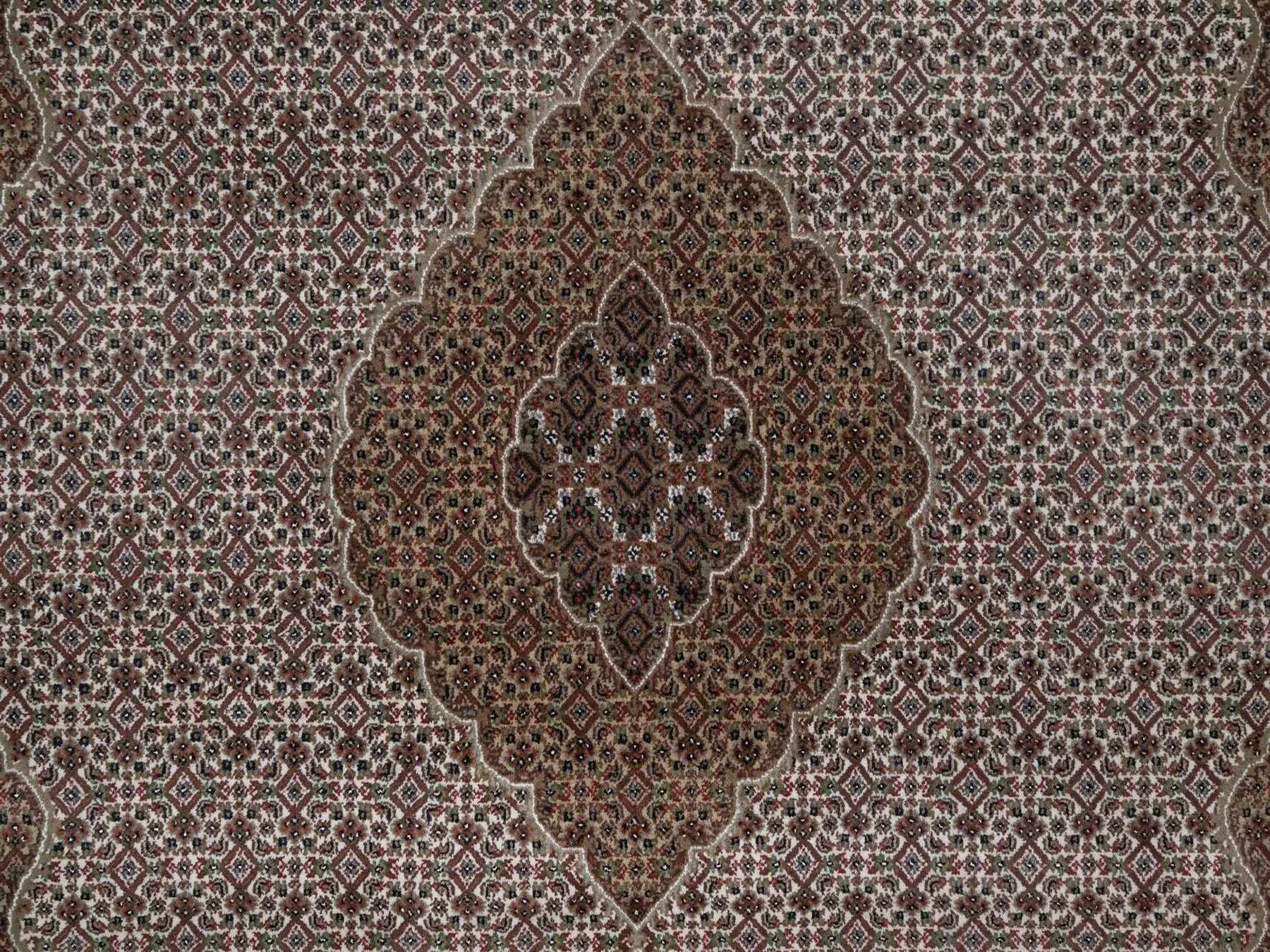 Tabriz hand-knotted wool rug in Ivory, 8' x 9'10", SKU O092697 (view 8)