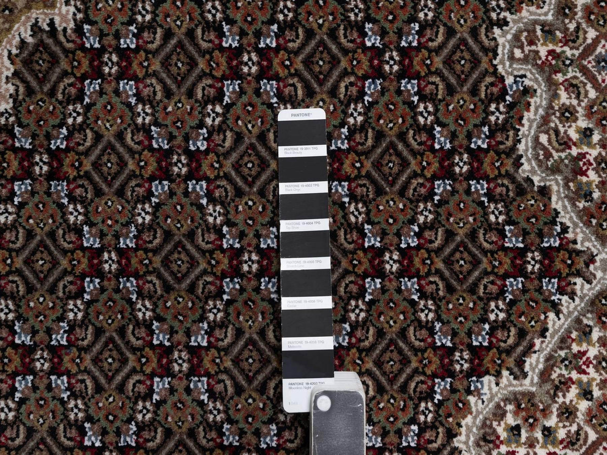 Tabriz hand-knotted wool rug in Black, 7'10" x 10', SKU O092701 (view 7)