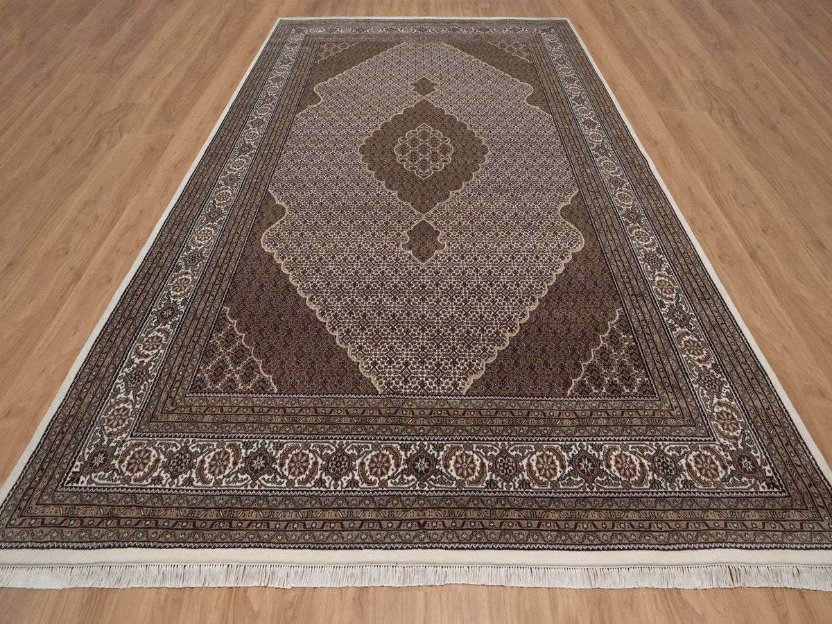 Tabriz hand-knotted wool rug in Ivory, 9'11" x 14'1", SKU O092705 (view 2)