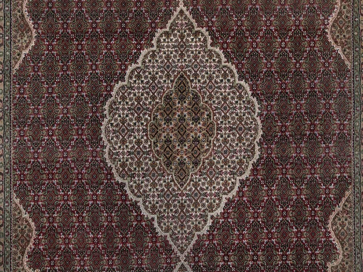 Tabriz hand-knotted wool rug in Red, 7'10" x 10'3", SKU O092708 (view 8)