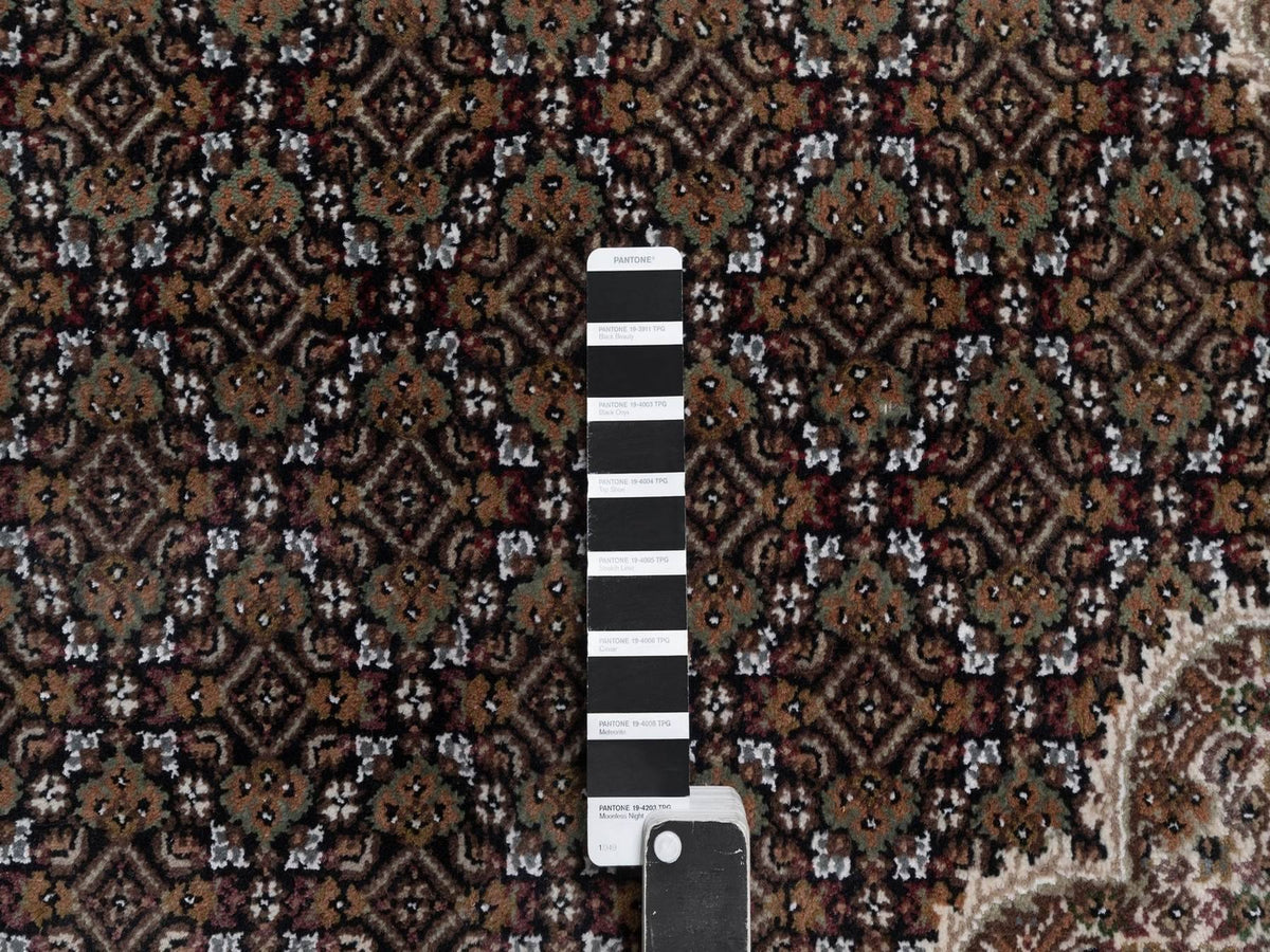 Tabriz hand-knotted wool rug in Black, 8'10" x 12'1", SKU O092711 (view 7)