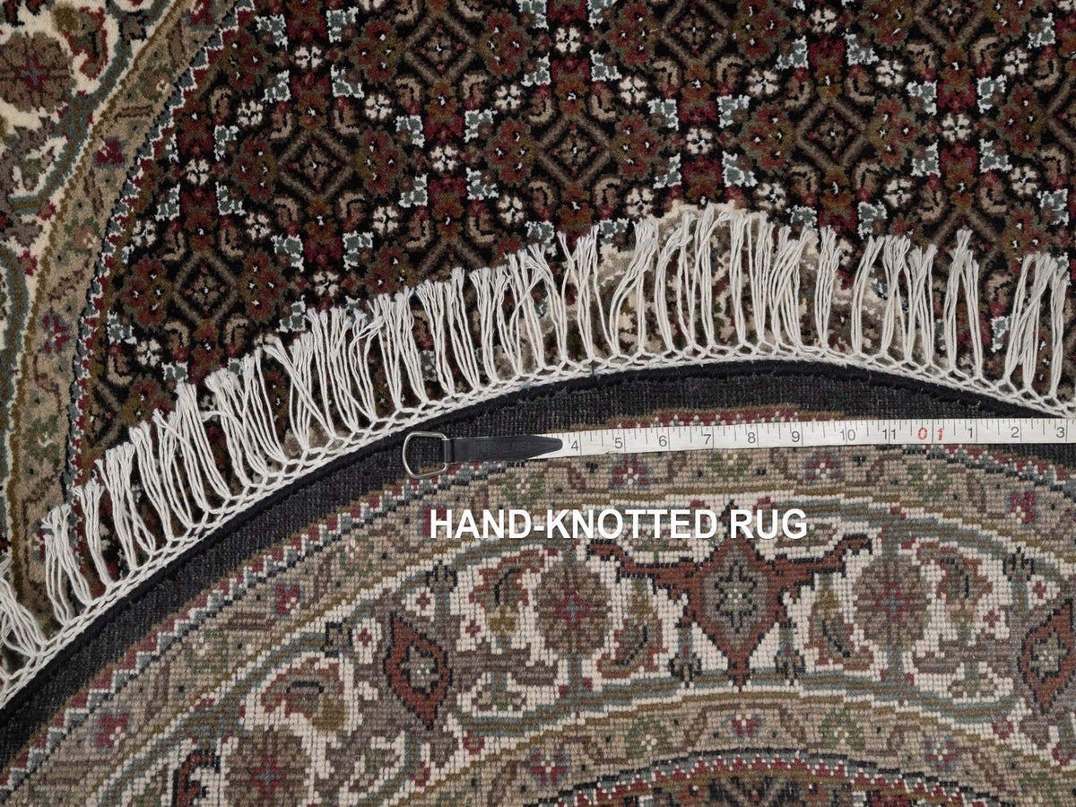 Tabriz hand-knotted wool rug in Black, 3'10" x 3'10", SKU O092714 (view 8)