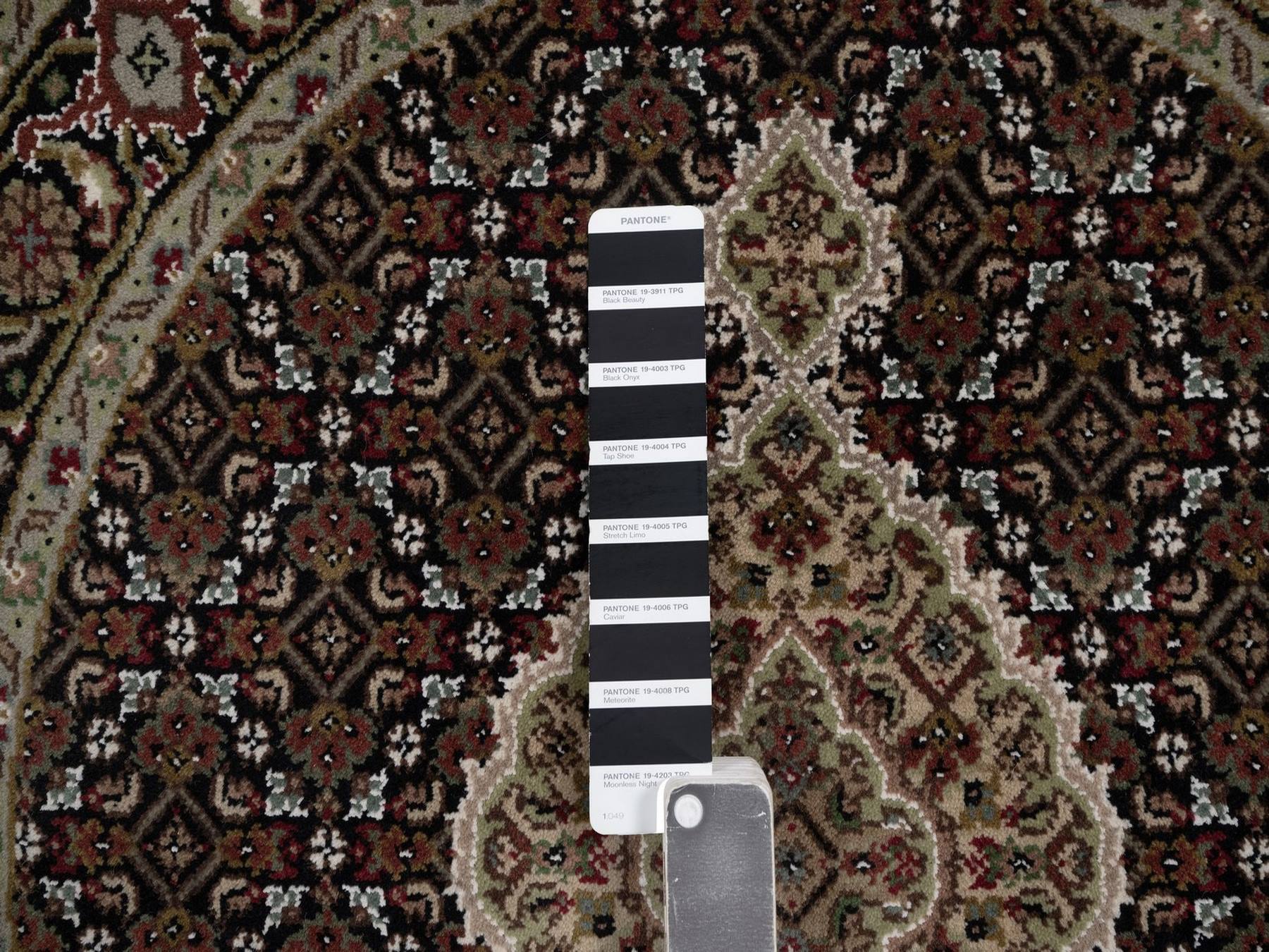 Tabriz hand-knotted wool rug in Black, 3'5" x 3'5", SKU O092718 (view 4)