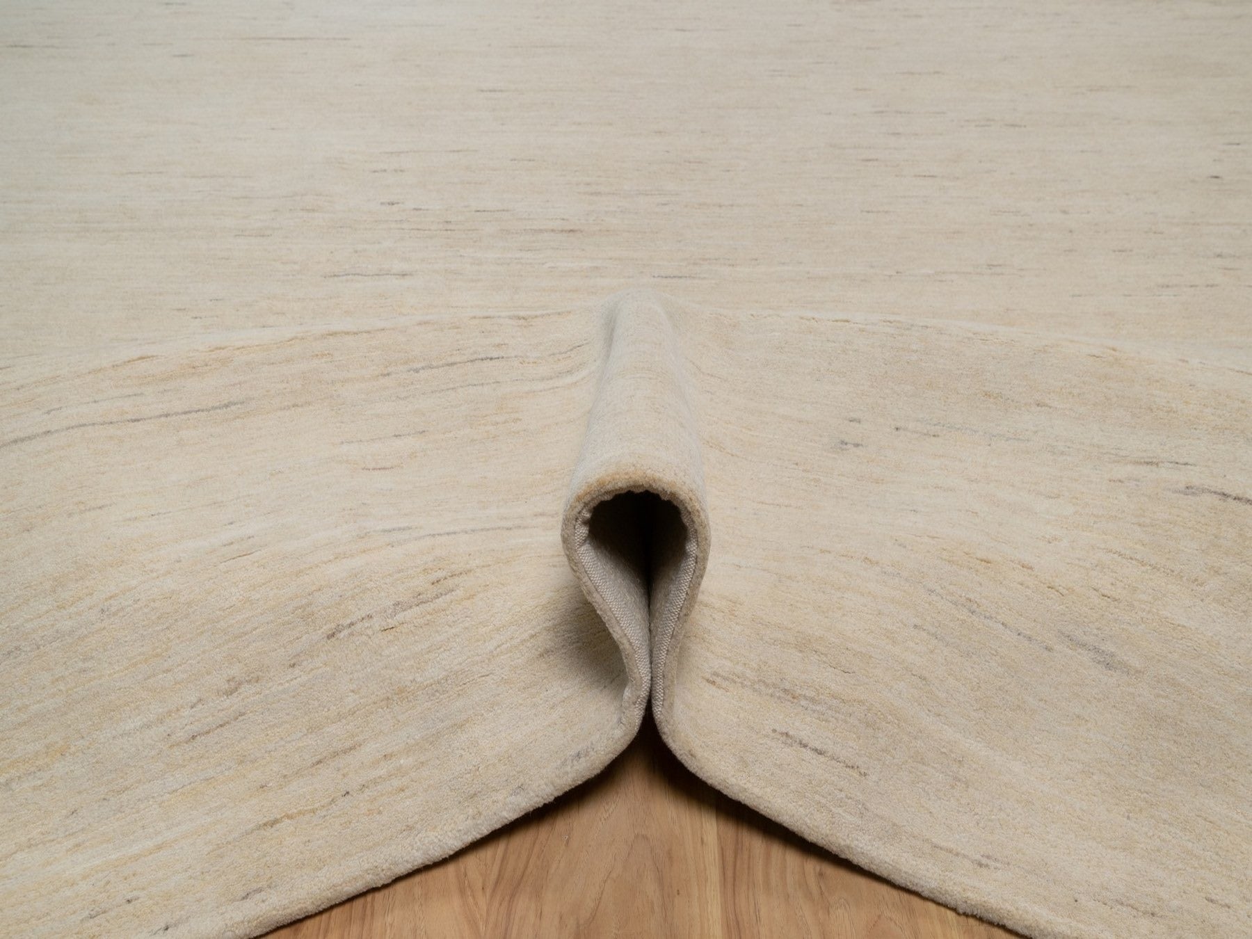 Gabbeh Modern / Contemporary hand-knotted wool rug in Ivory, 10'2" x 13'11", SKU O092724 (view 5)