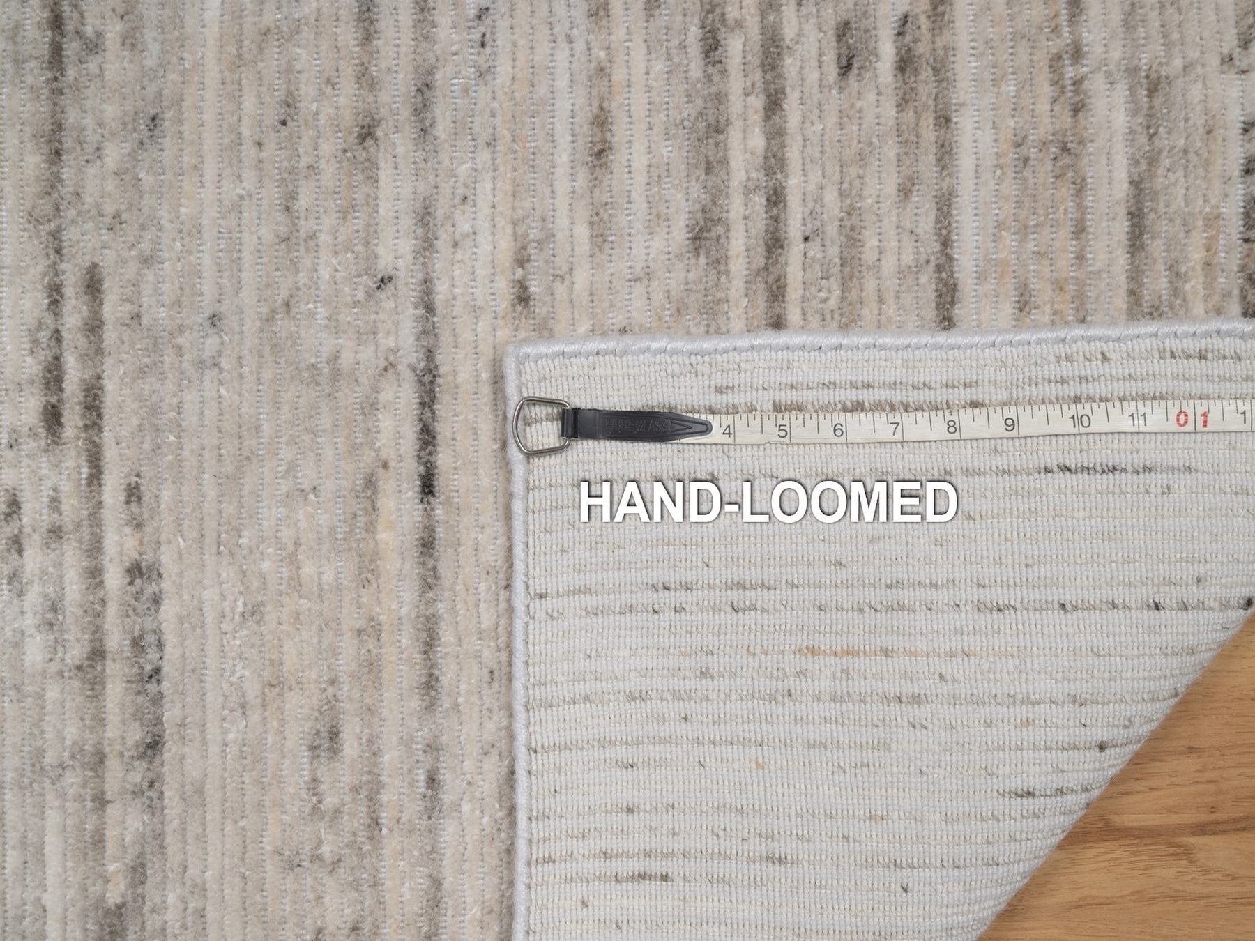 Modern / Contemporary hand-knotted polyester rug in Ivory, 2' x 3', SKU O092732 (view 8)