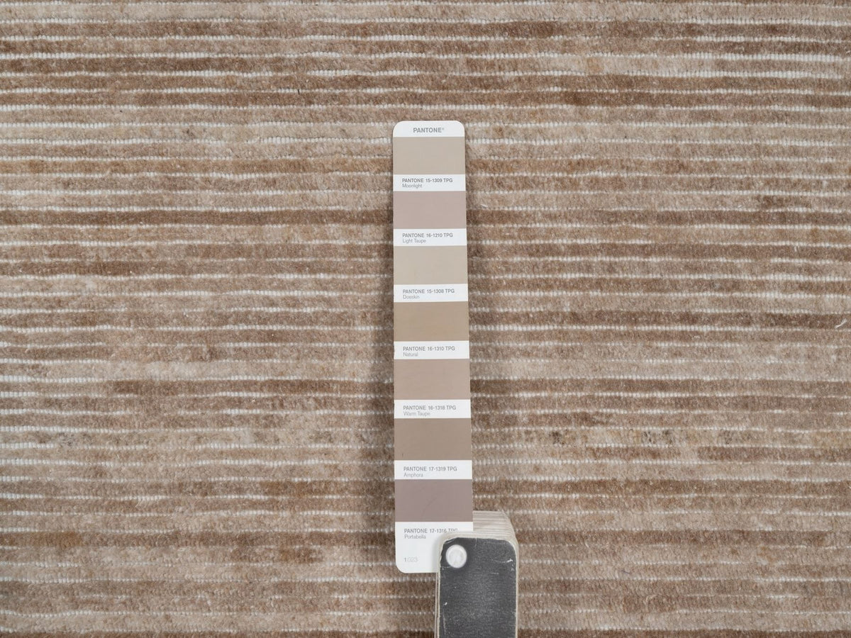 Modern / Contemporary hand-knotted polyester rug in Brown, 2' x 3', SKU O092737 (view 4)