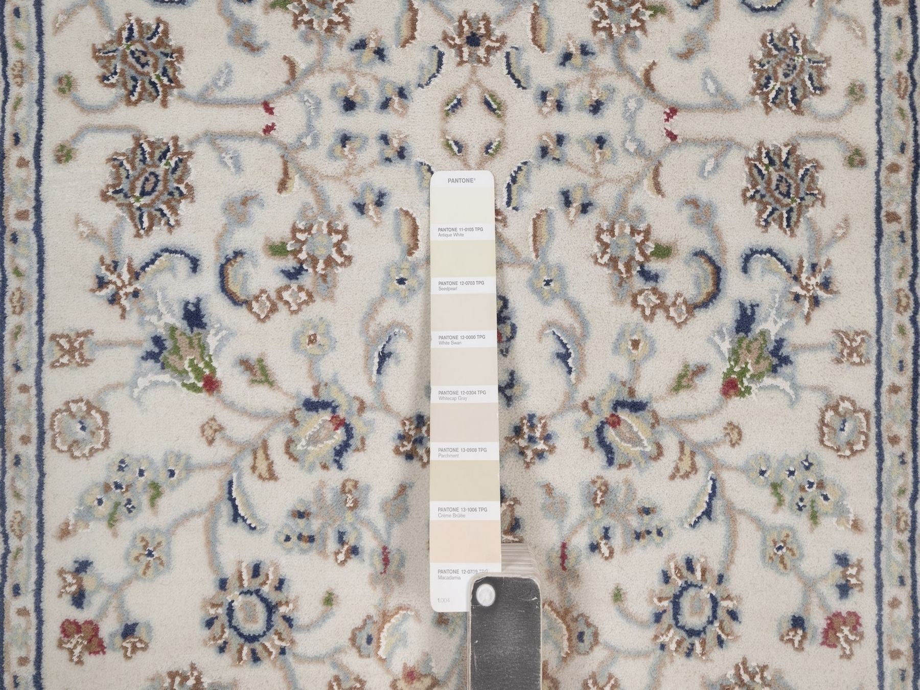 Nain hand-knotted wool/silk runner in Ivory, 2'9" x 14'5", SKU O092743 (view 4)