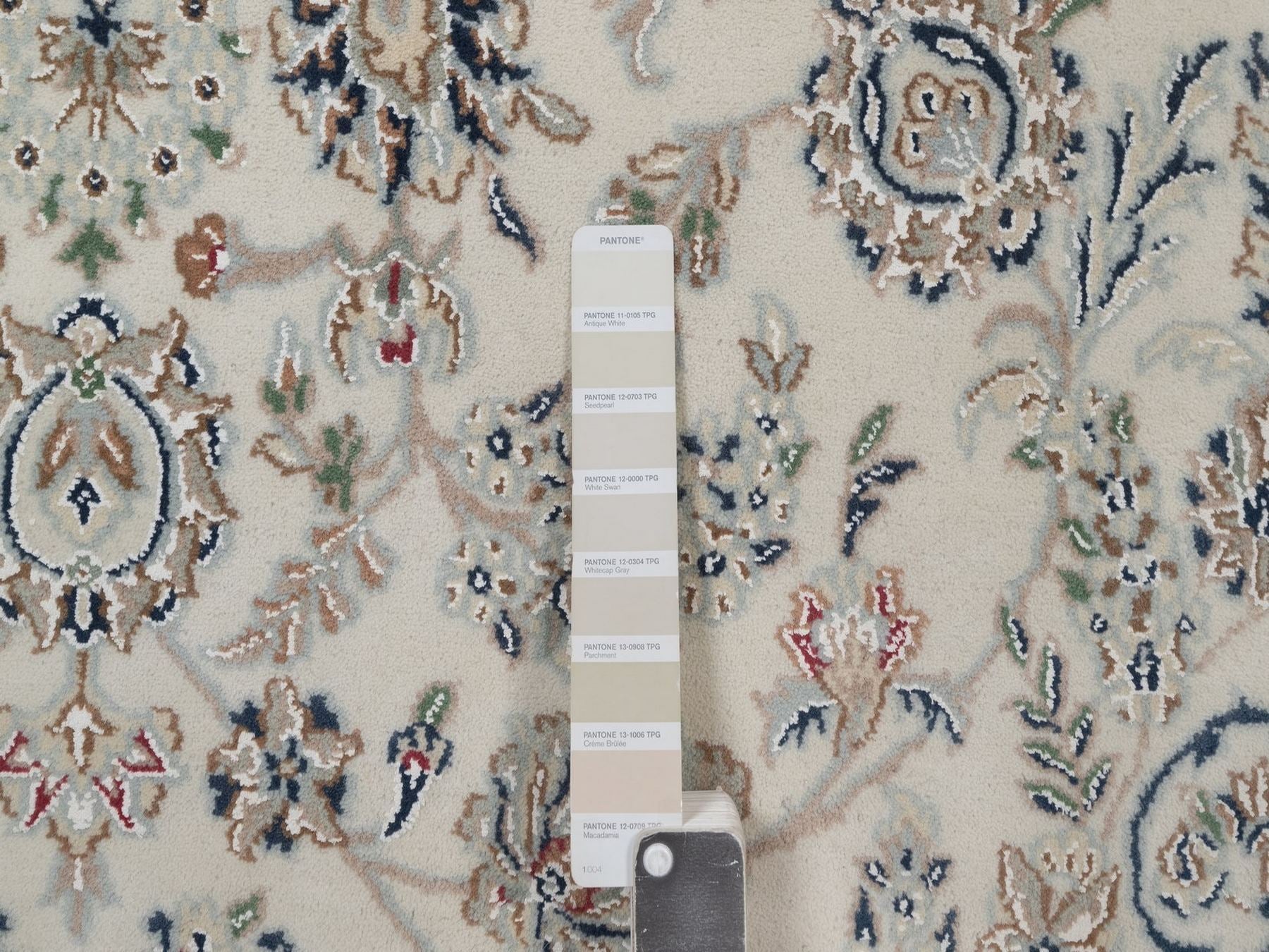 Nain hand-knotted wool/silk rug in Ivory, 5'11" x 9', SKU O092745 (view 7)