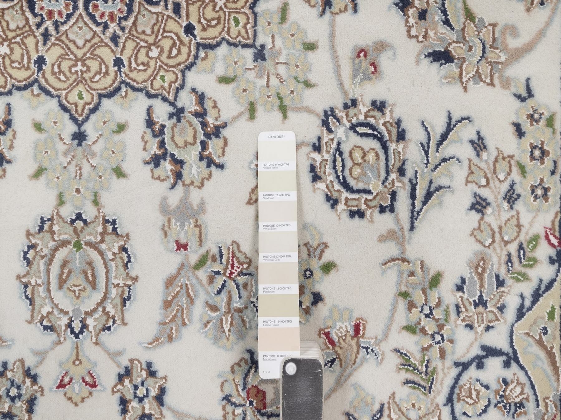 Nain hand-knotted wool/silk rug in Ivory, 5'6" x 8', SKU O092747 (view 4)