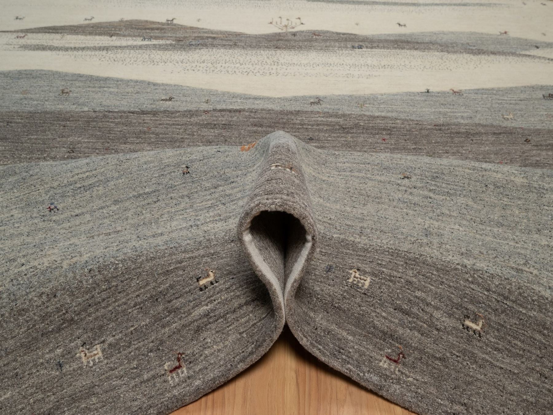Gabbeh Modern / Contemporary hand-knotted wool rug in Gray, 8'8" x 11'10", SKU O092748 (view 5)