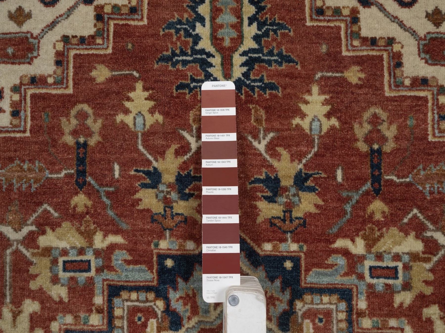 Heriz Heriz hand-knotted wool rug in Red, 3'1" x 5'2", SKU O092778 (view 4)
