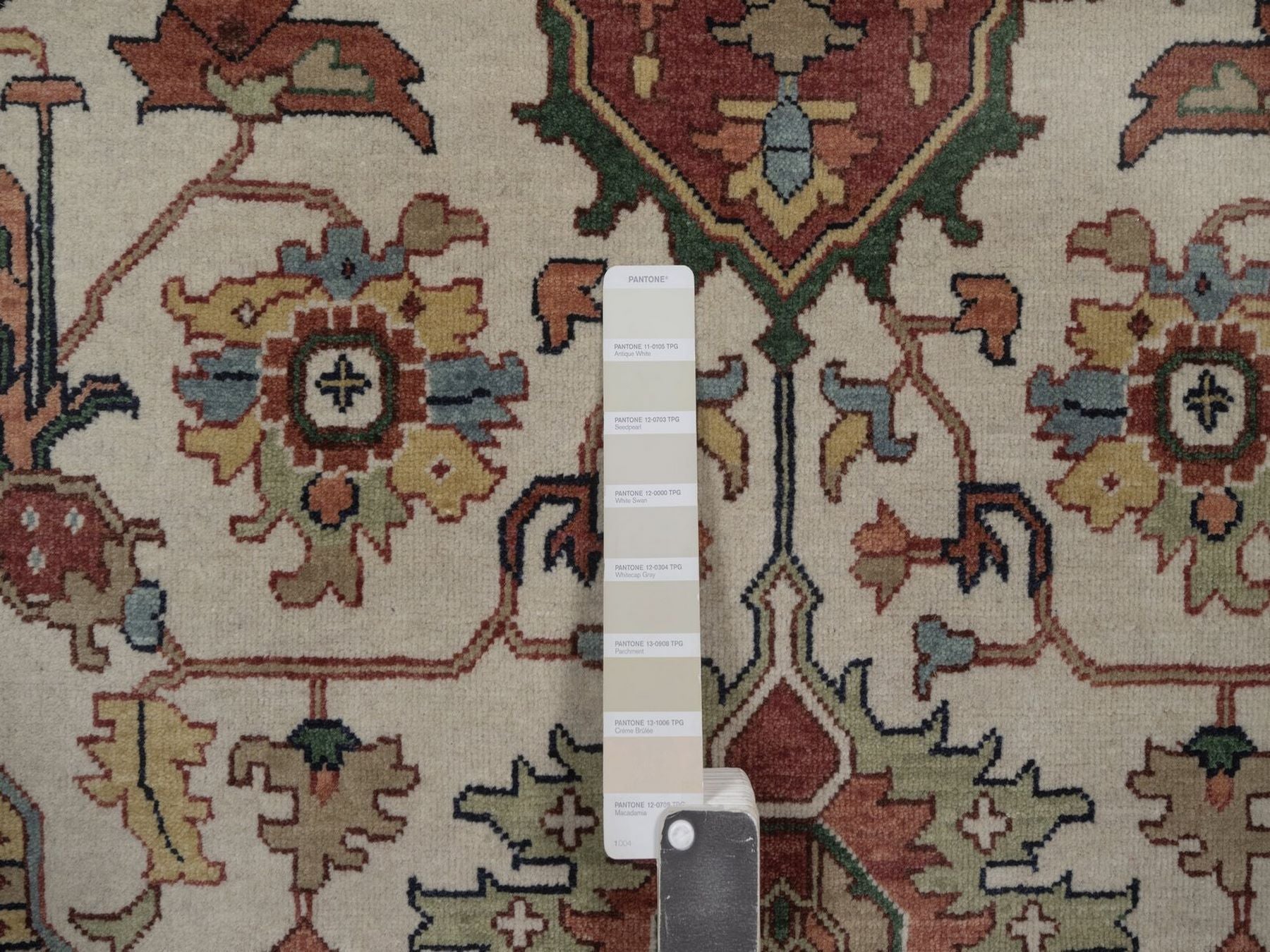 Heriz Heriz hand-knotted wool rug in Ivory, 6' x 9'1", SKU O092783 (view 7)