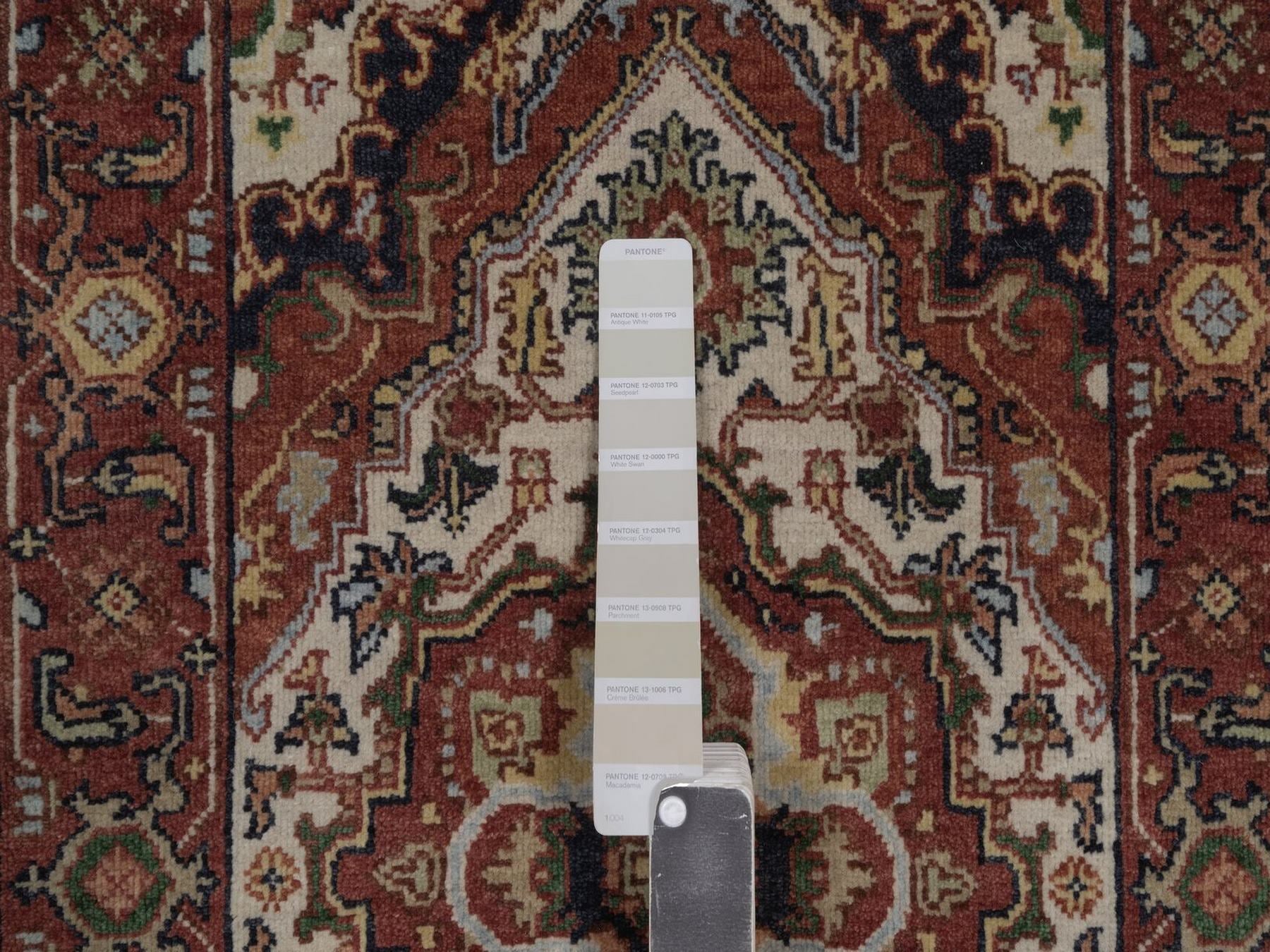 Heriz Heriz hand-knotted wool rug in Ivory, 2'1" x 3', SKU O092789 (view 4)