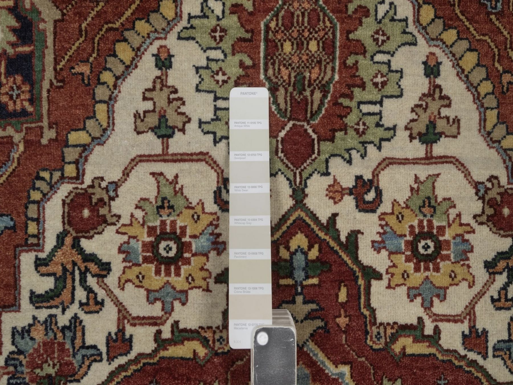 Heriz Heriz hand-knotted wool rug in Ivory, 3'11" x 6', SKU O092797 (view 4)