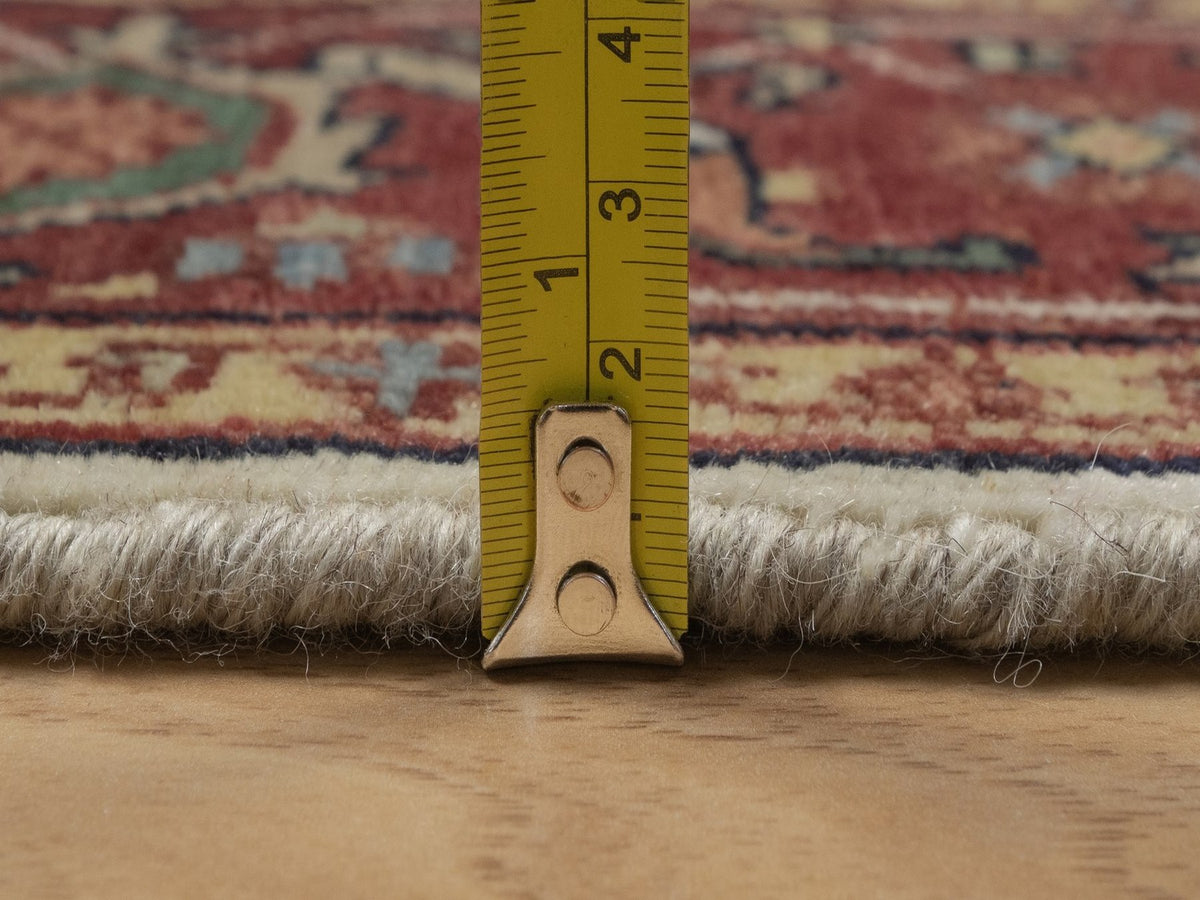 Heriz Heriz hand-knotted wool rug in Ivory, 3'11" x 6', SKU O092797 (view 7)
