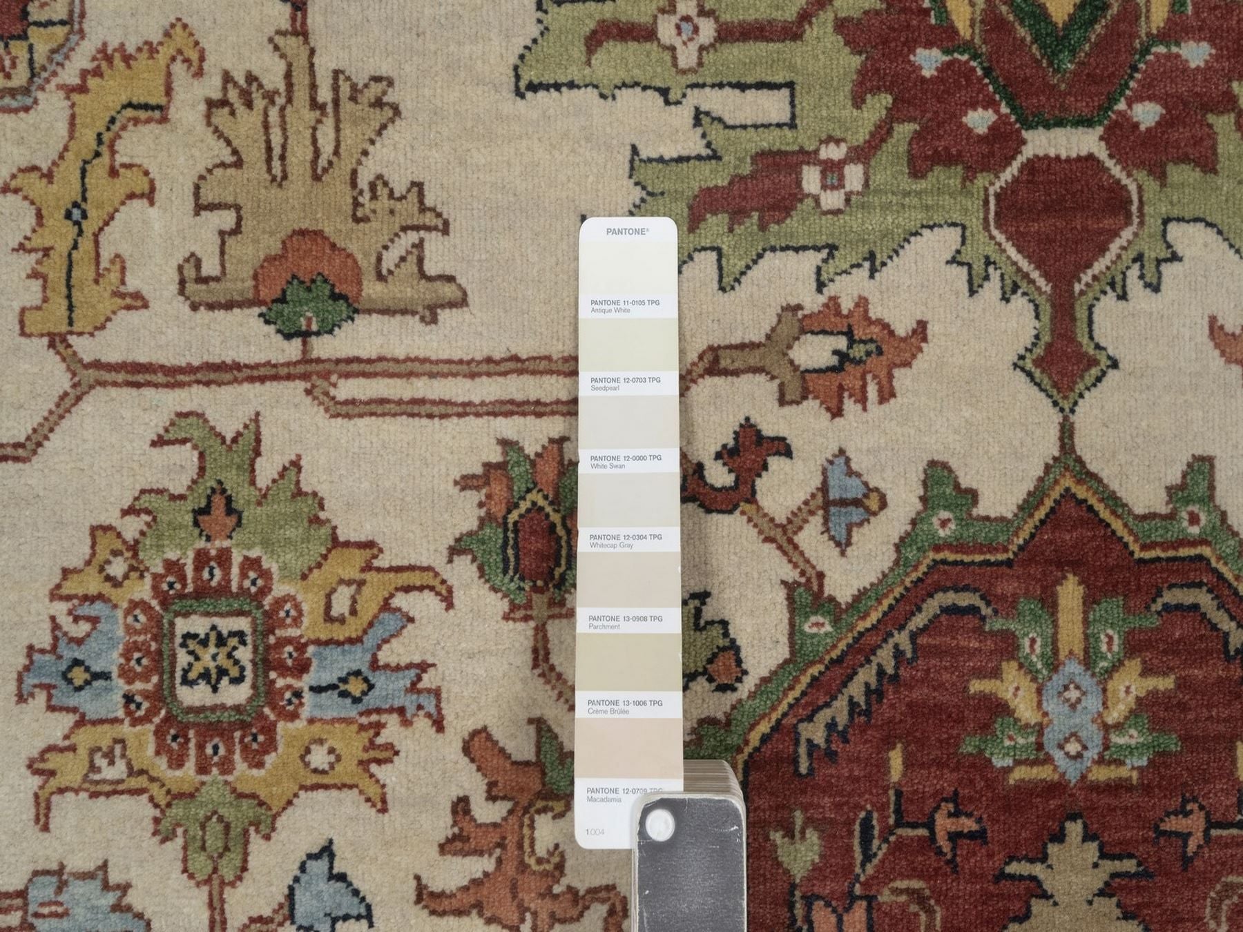 Heriz Heriz hand-knotted wool rug in Ivory, 7'10" x 9'10", SKU O092802 (view 7)