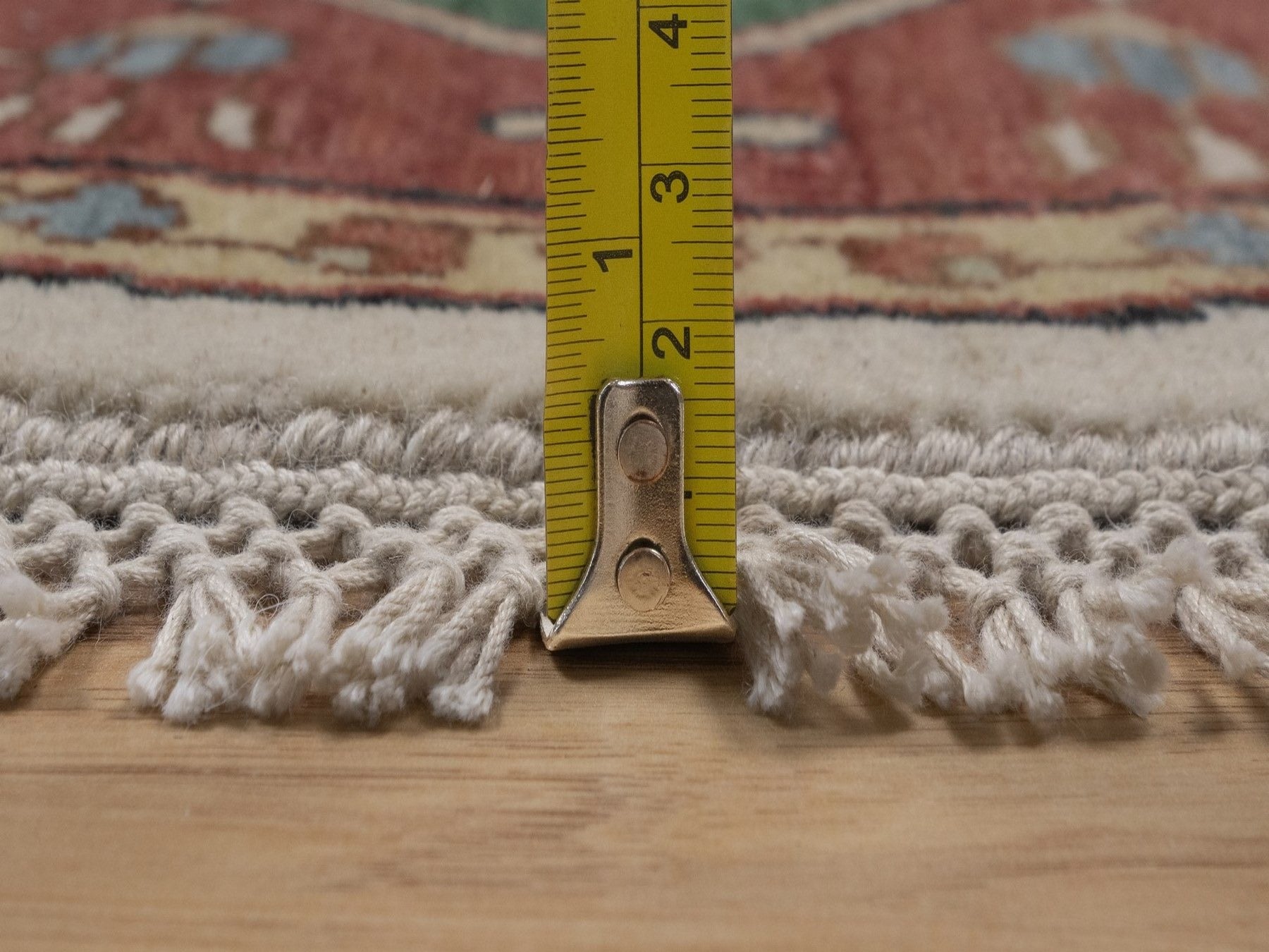 Heriz Heriz hand-knotted wool rug in Ivory, 6'10" x 6'10", SKU O092803 (view 7)
