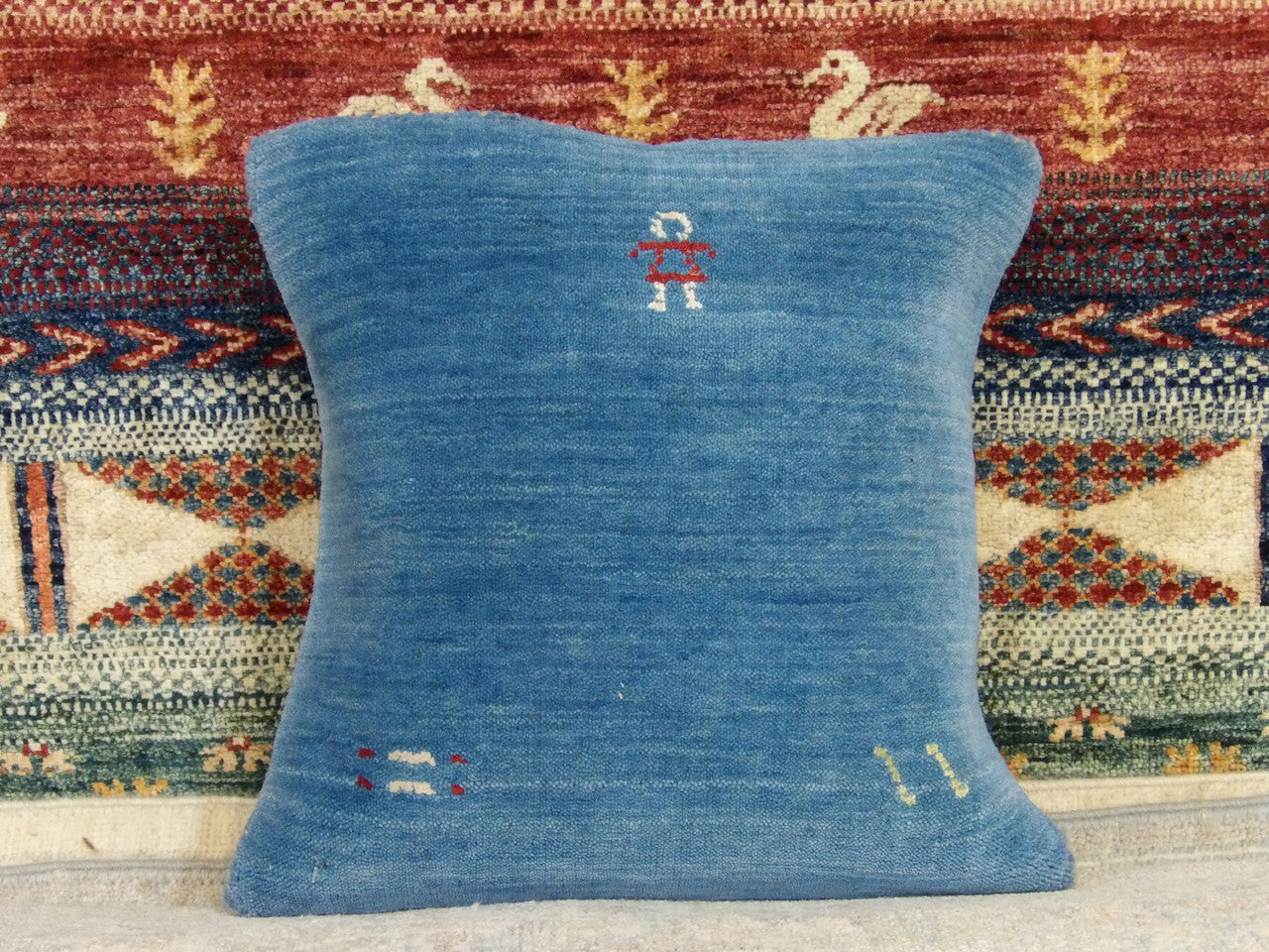 Handwoven accent pillow cover, 1'6 x 1'6, full view