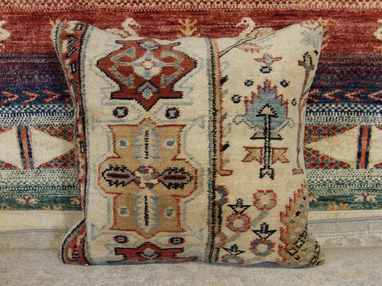 Handwoven accent pillow cover, 1'6 x 1'6, full view