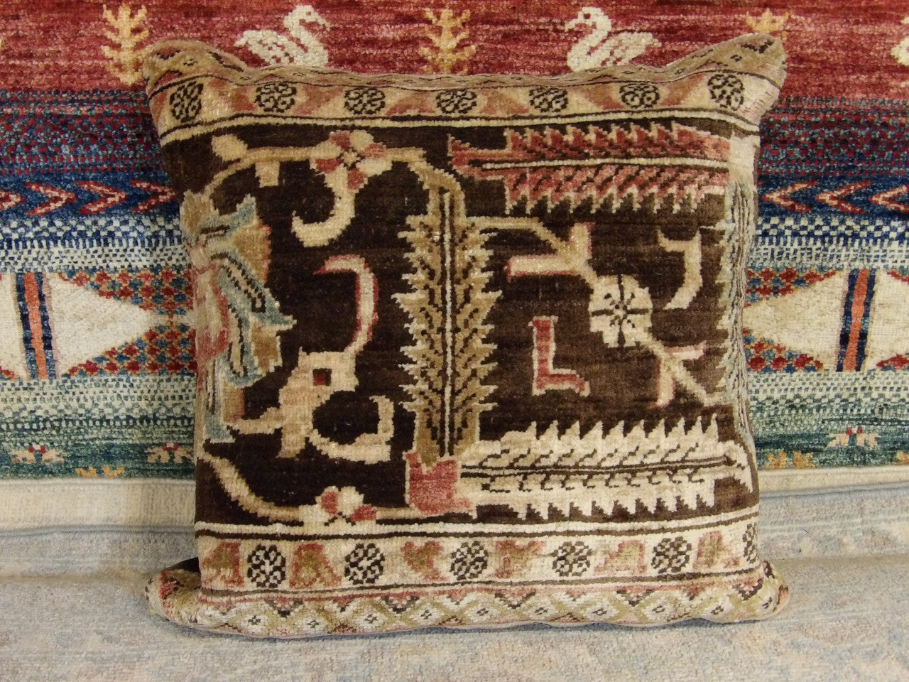 Handwoven accent pillow cover, 1'6 x 1'6, full view