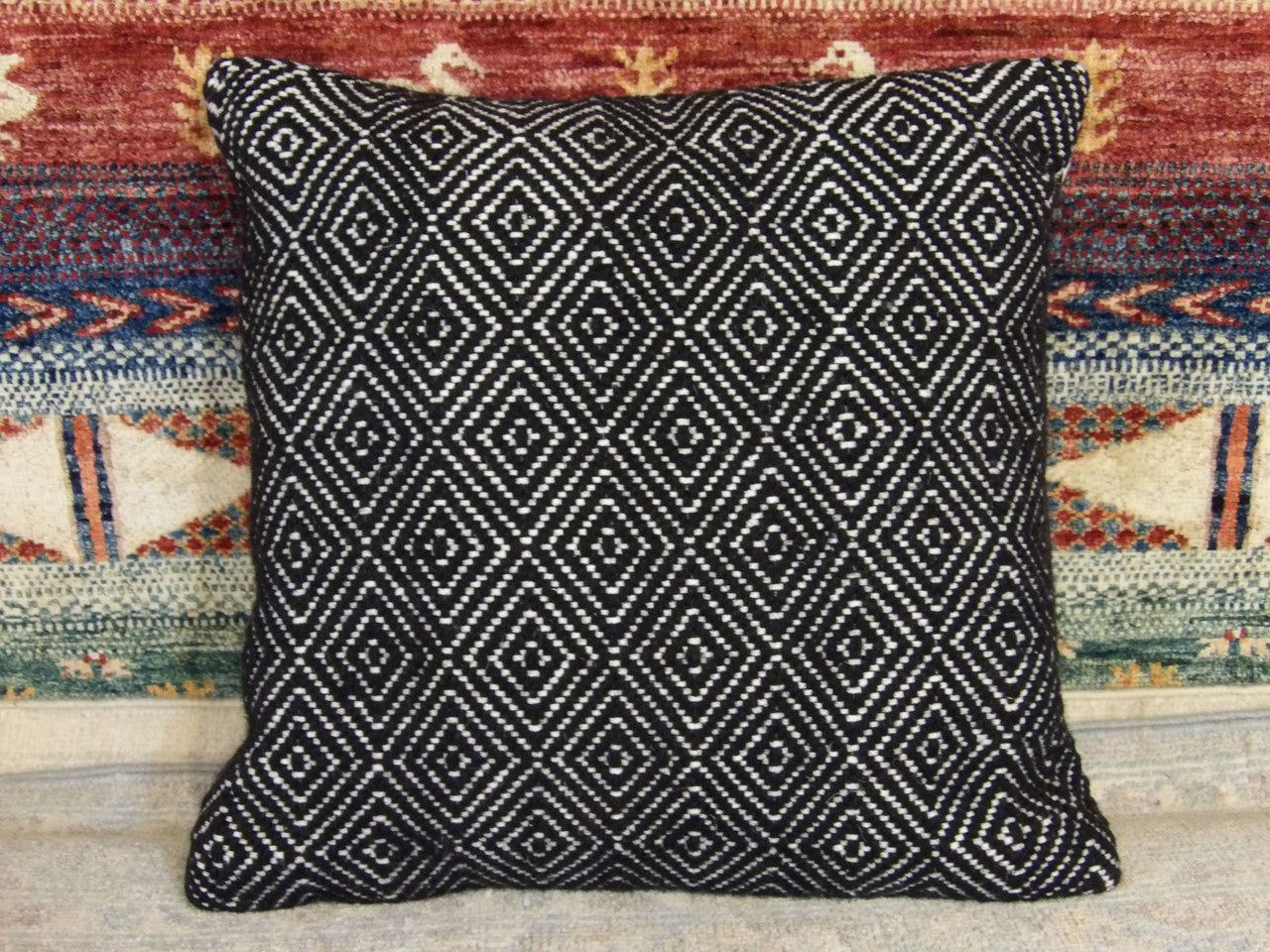 Handwoven accent pillow cover, 1'5 x 1'5, full view