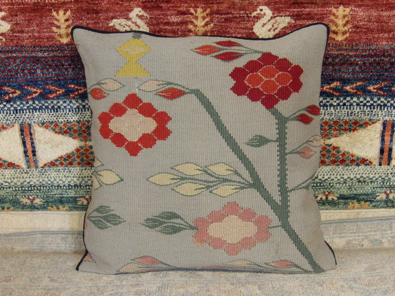 Handwoven accent pillow cover, 1'5 x 1'5, full view