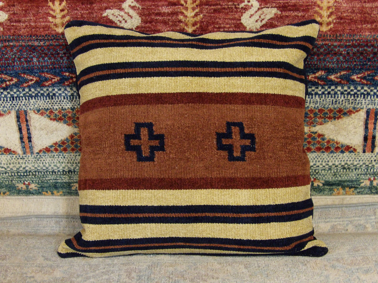 Handwoven accent pillow cover, 1'5 x 1'5, full view