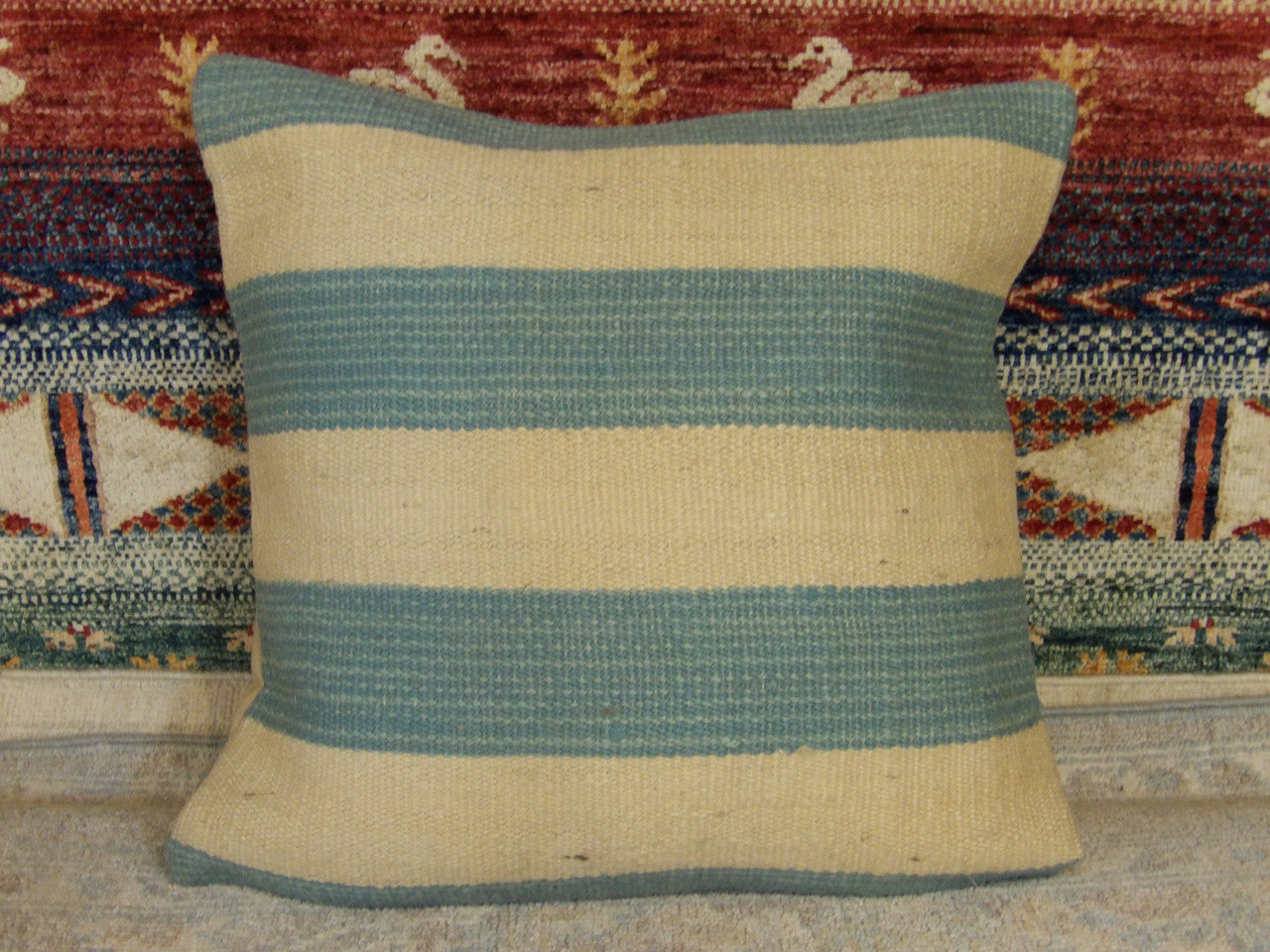 Handwoven accent pillow cover, 1'6 x 1'6, full view