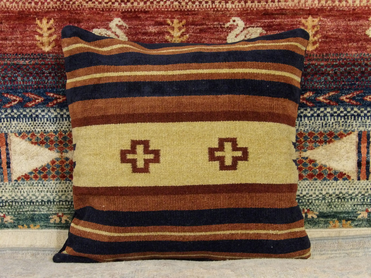 Handwoven accent pillow cover, 1'5 x 1'5, full view