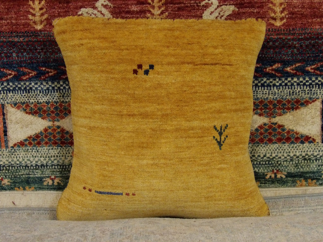 Handwoven accent pillow cover, 1'6 x 1'6, full view