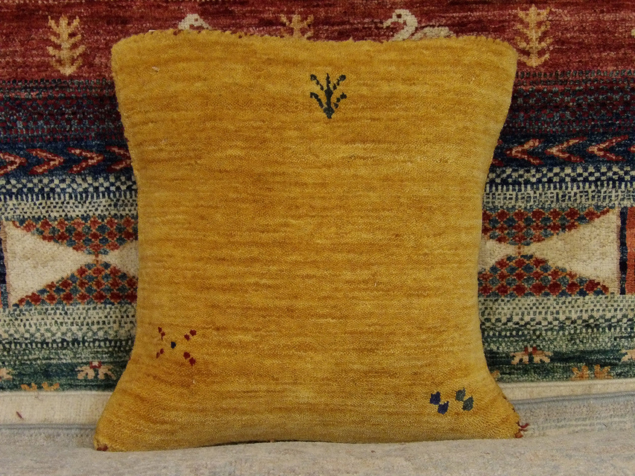 Handwoven accent pillow cover, 1'6 x 1'6, full view